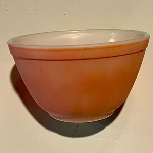 Pyrex 1 1/2 pint flamingo mixing bowl.